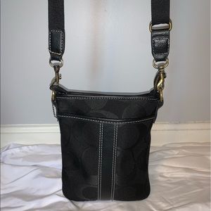 Coach crossbody C logo